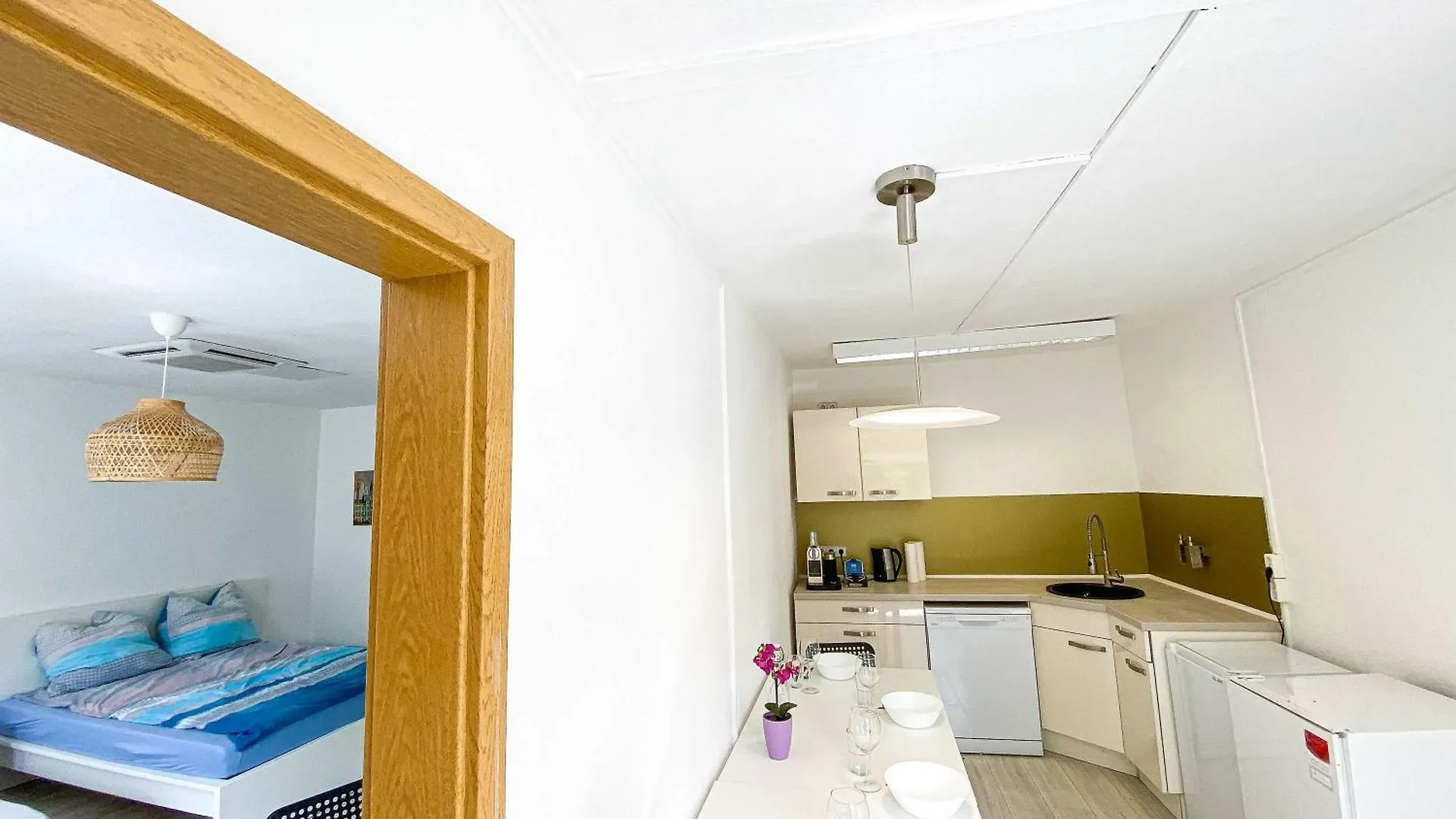 Apartment Top-Wohnung Fuer Gruppen 15 Min Zum Alex Parken Berlin Germany
